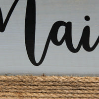 Elegant Designs Homewood Farmhouse Rustic Wood Decorative Mail Holder, Bills and Letter Storage, Sorter with Wrapped Roped Bottom, Cutout Handles, and "Mail" Script in White